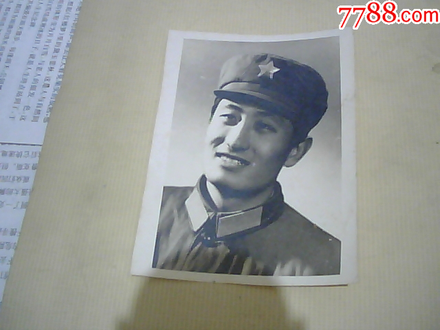 軍人照片，十二張背后的榮耀與犧牲，十二張軍人照片背后的榮耀與犧牲故事