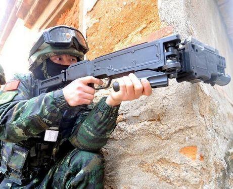 武警國賓護(hù)衛(wèi)隊，配槍及其職責(zé)與使命，武警國賓護(hù)衛(wèi)隊，職責(zé)、使命與配槍榮譽的展現(xiàn)