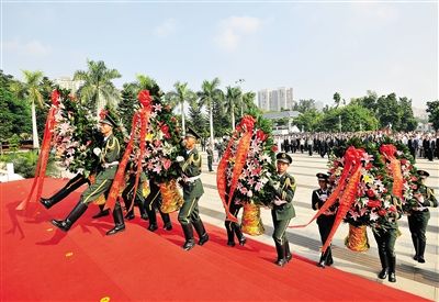 銘記英雄