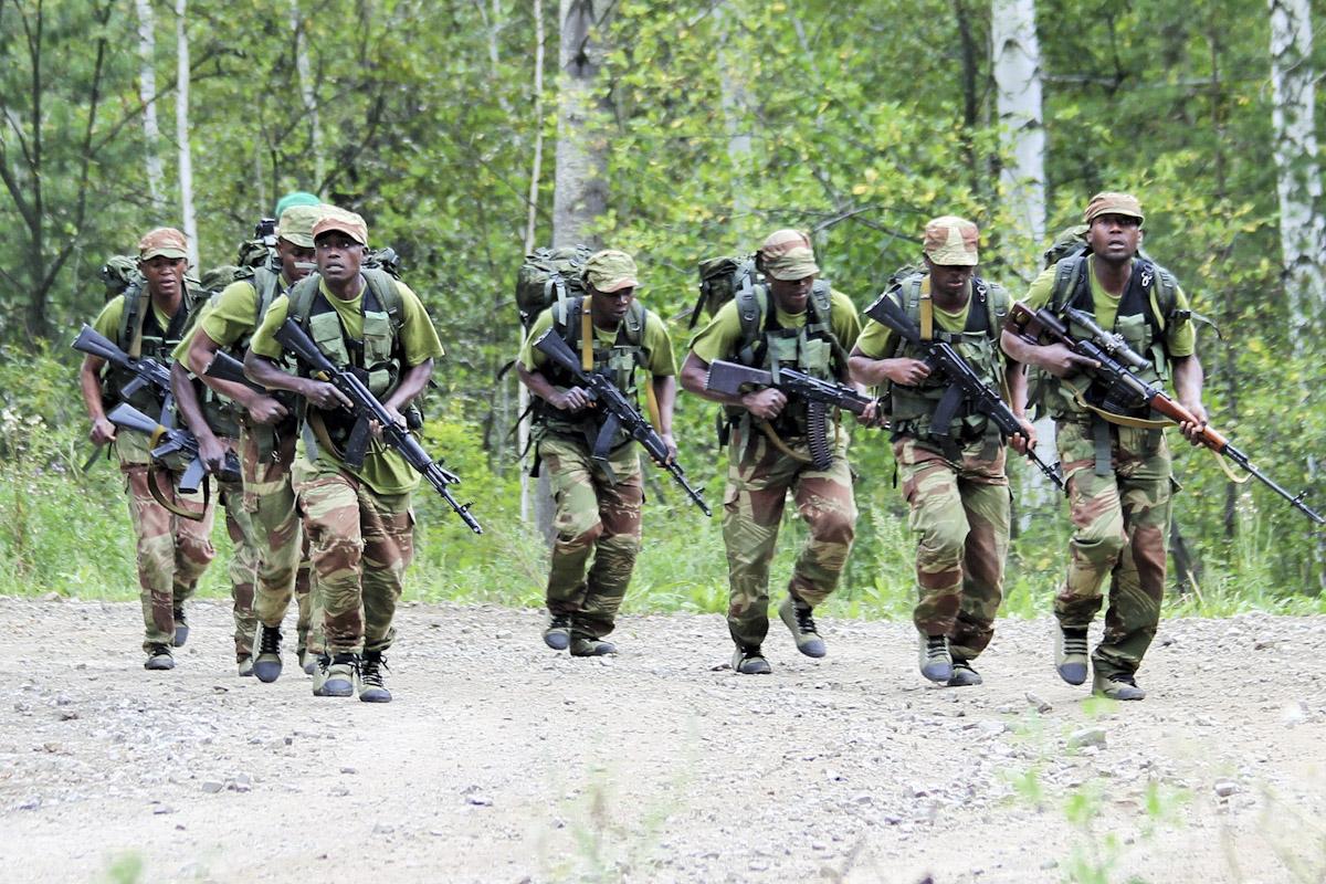 軍事戰(zhàn)車圖片，探索現(xiàn)代戰(zhàn)爭中的鋼鐵巨獸，現(xiàn)代戰(zhàn)爭中的鋼鐵巨獸，軍事戰(zhàn)車圖片探索