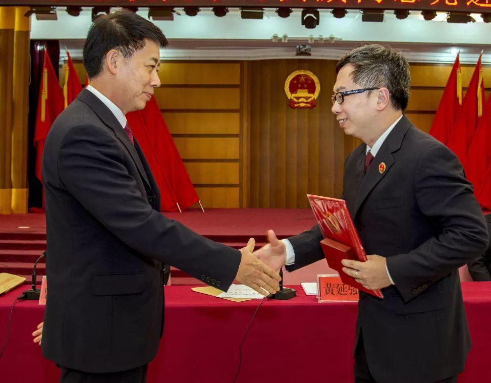 一等功勛章，榮耀的象征與時代的印記，一等功勛章，榮耀與時代的象征