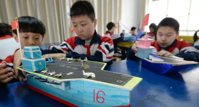 海軍成立紀(jì)念日艦艇開放活動開啟，展示力量，共筑海洋強國夢，海軍成立紀(jì)念日艦艇開放活動啟幕，展示力量，共筑海洋強國夢