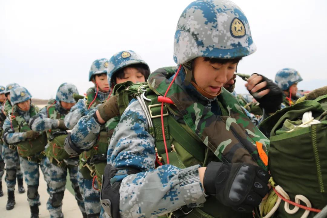 女兵入伍政策在2021年的新變革，機遇與挑戰(zhàn)并存，女兵入伍政策變革，機遇與挑戰(zhàn)并存的新時代篇章（2021年）