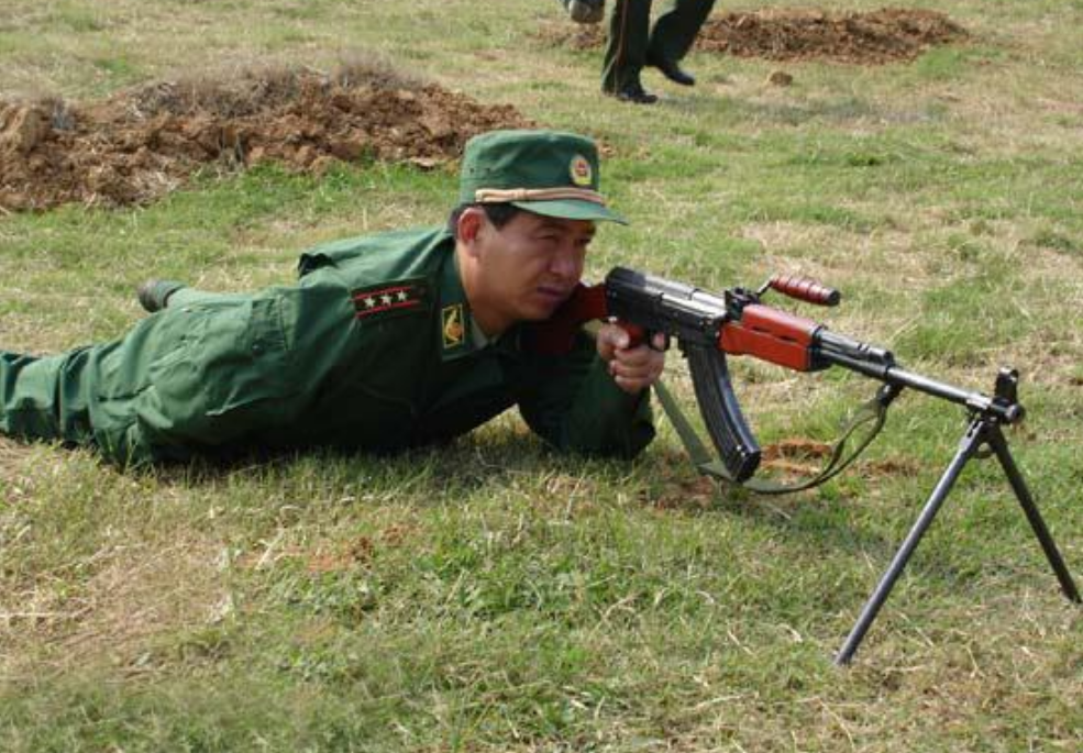 丁曉兵將軍軍銜，榮耀與擔(dān)當(dāng)?shù)南笳?，丁曉兵將軍軍銜，榮耀與擔(dān)當(dāng)?shù)牡浞断笳? class=
