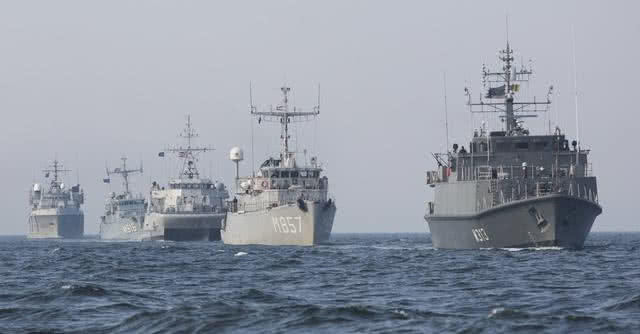 汕頭海軍裝備的現(xiàn)代化軍艦，捍衛(wèi)海洋安全的堅實力量，汕頭海軍現(xiàn)代化軍艦，捍衛(wèi)海洋安全的鋼鐵長城