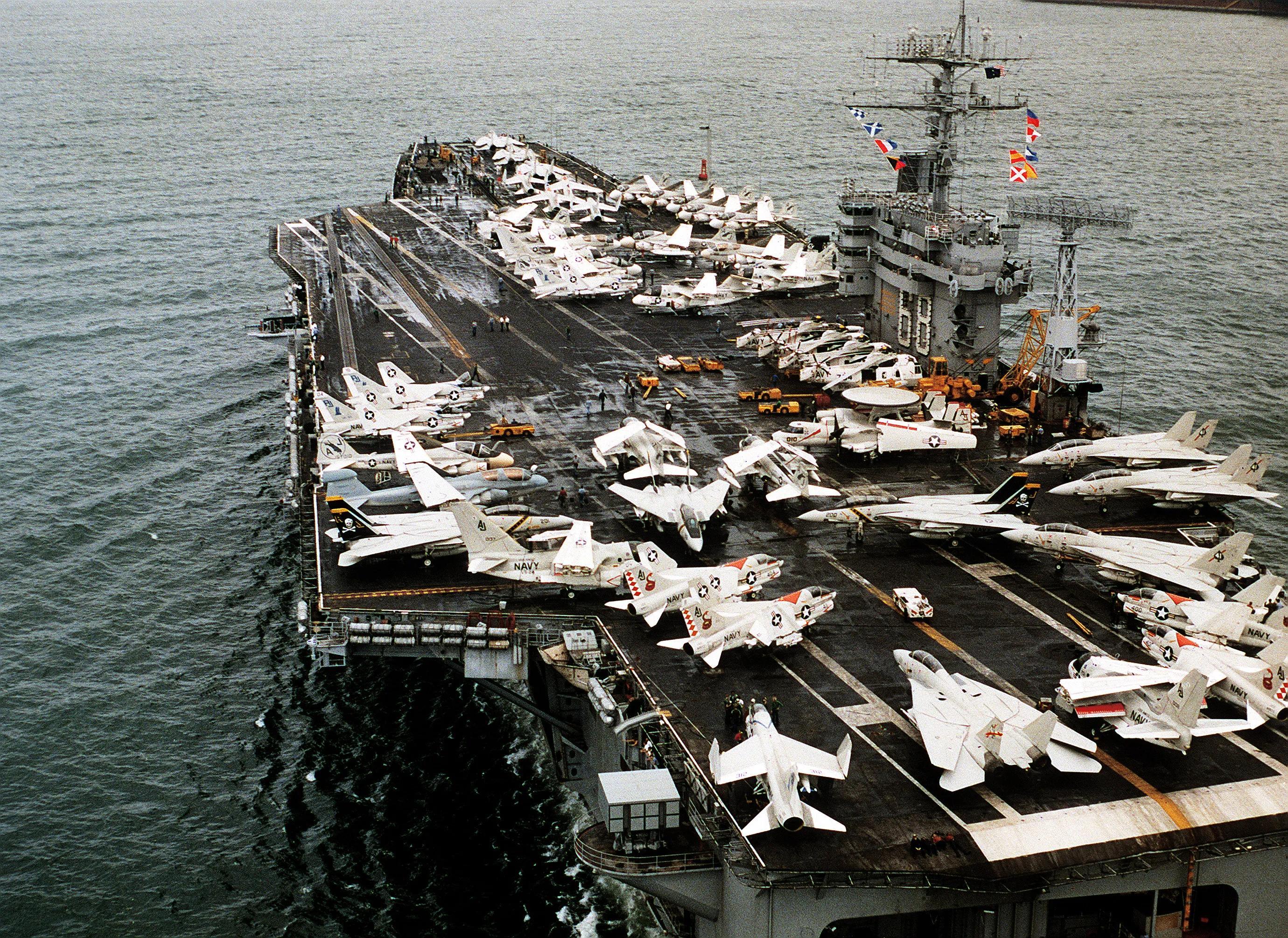 航空母艦?zāi)Ｐ湍崦灼?，探索與解析，尼米茲航空母艦?zāi)Ｐ?，深度探索與解析