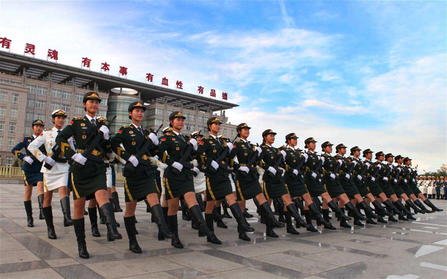 中國人民解放軍儀仗隊(duì)女兵訓(xùn)練視頻，展現(xiàn)新時(shí)代巾幗英雄風(fēng)采，中國人民解放軍儀仗隊(duì)女兵訓(xùn)練展示新時(shí)代巾幗英雄風(fēng)采
