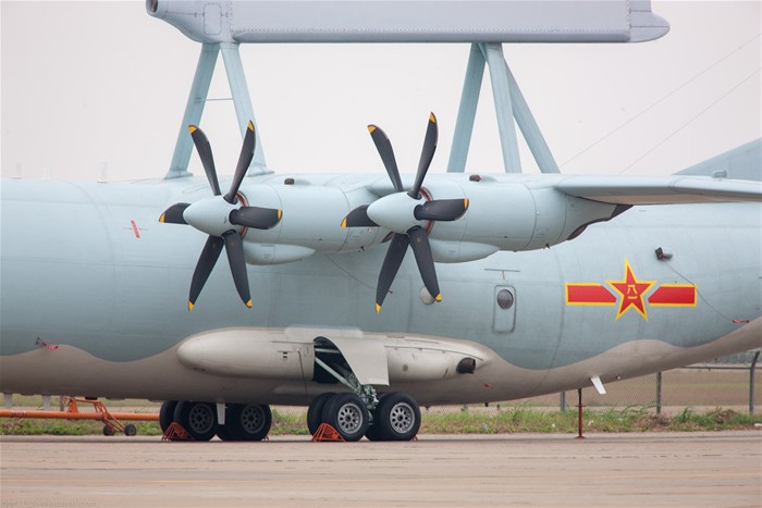 空警200預(yù)警機(jī)，性能與特點(diǎn)解析，空警200預(yù)警機(jī)性能與特點(diǎn)深度解析