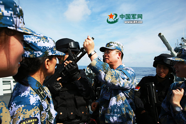 斷臂軍人丁小兵的榮耀與堅韌，現(xiàn)在的級別與未來展望，斷臂軍人丁小兵的榮耀人生，級別現(xiàn)狀和未來展望