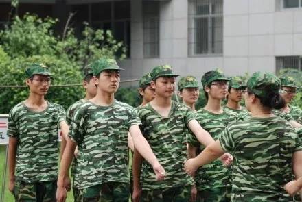 國(guó)慶閱兵中的方隊(duì)，展現(xiàn)國(guó)家力量與榮耀，國(guó)慶閱兵方隊(duì)，展現(xiàn)國(guó)家力量與榮耀瞬間