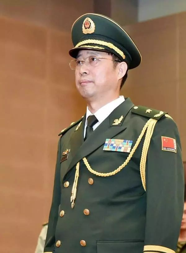 關于武警部隊司令員在2022年的重要職責與貢獻，武警部隊司令員在2022年的核心職責與顯著貢獻解析