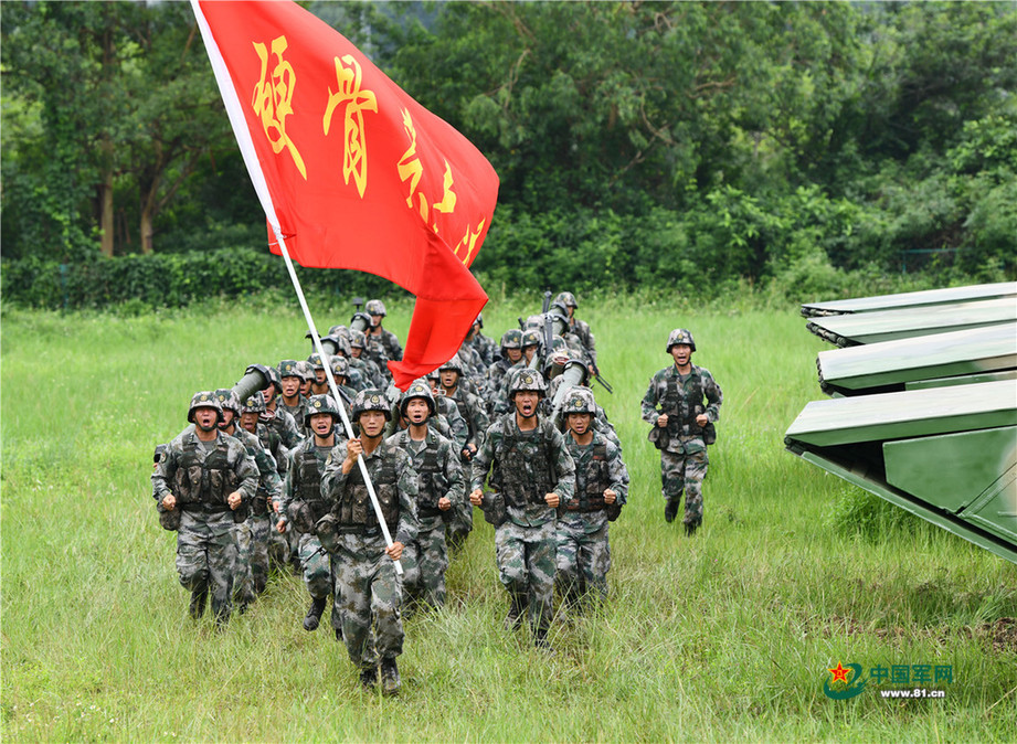 集團(tuán)軍沖鋒，戰(zhàn)術(shù)的深度與戰(zhàn)略的智慧，集團(tuán)軍沖鋒，戰(zhàn)術(shù)深度與戰(zhàn)略智慧的交織
