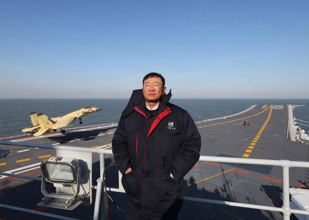 遼寧艦陸強(qiáng)強(qiáng)的妻子，背后的故事與默默奉獻(xiàn)，遼寧艦陸強(qiáng)強(qiáng)的妻子，背后的默默奉獻(xiàn)與故事揭秘