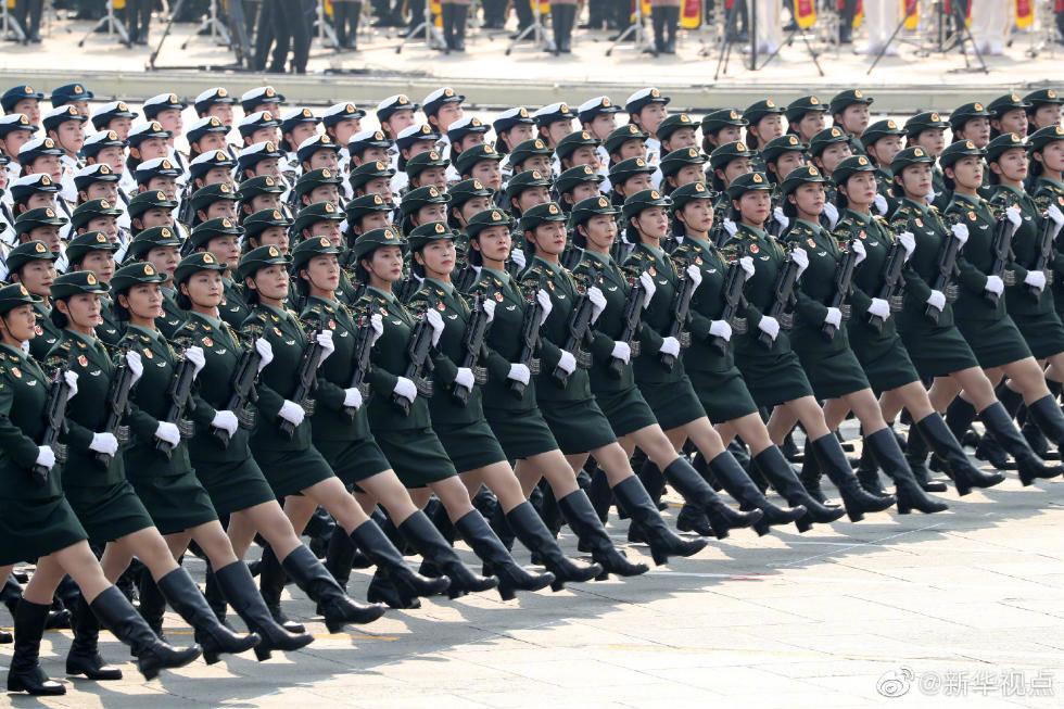 閱兵方陣中的璀璨明珠，女兵的風(fēng)采，閱兵方陣中的璀璨明珠，女兵風(fēng)采展露無遺