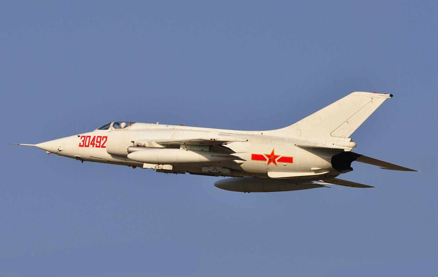 強5攻擊機與殲10的外形相似性探討，強5攻擊機與殲10的外形對比及相似性探討