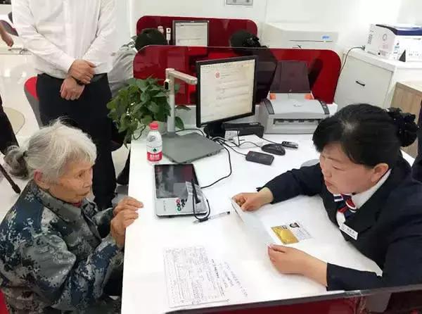 武漢市黃陂空軍空降兵部隊(duì)，英勇無(wú)畏的空降先鋒，英勇無(wú)畏的空降先鋒——武漢市黃陂空軍空降兵部隊(duì)