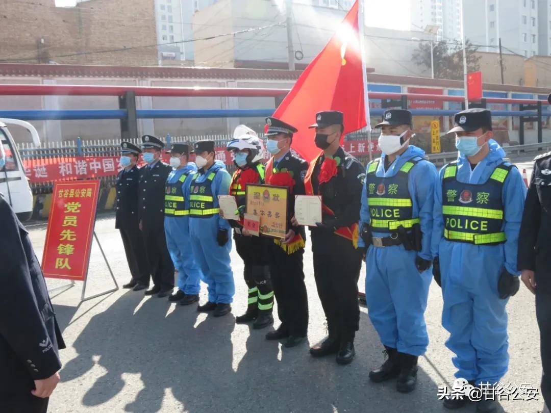 特警與軍人的對比，能力、職責(zé)與貢獻(xiàn)的探討，特警與軍人，能力、職責(zé)與貢獻(xiàn)的對比探討