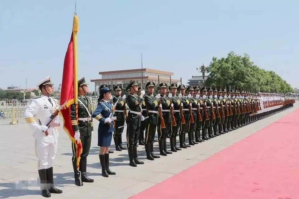 中國(guó)在外國(guó)閱兵視頻，展現(xiàn)大國(guó)風(fēng)采與軍事實(shí)力，中國(guó)外國(guó)閱兵視頻展現(xiàn)大國(guó)風(fēng)采與軍事實(shí)力展示