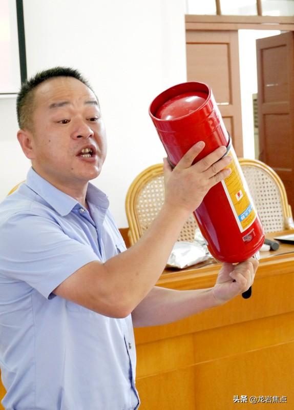 丁小兵個(gè)人簡(jiǎn)介，丁小兵個(gè)人簡(jiǎn)介概覽