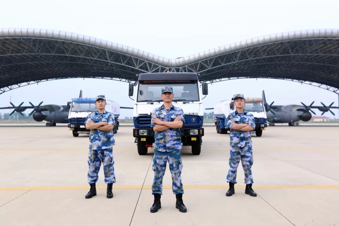 空軍21式迷彩夏季，新時(shí)代空軍戰(zhàn)服的嶄新風(fēng)貌，空軍21式迷彩夏季，新時(shí)代空軍戰(zhàn)服展現(xiàn)嶄新風(fēng)貌