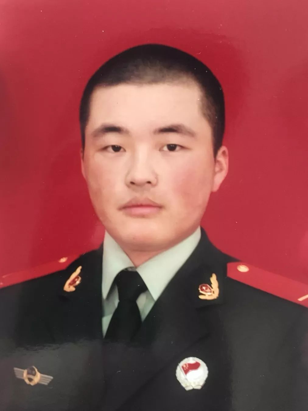老兵不服中尉軍官，傳承與領(lǐng)導(dǎo)力的較量，傳承與領(lǐng)導(dǎo)力的較量，老兵不服中尉軍官的挑戰(zhàn)