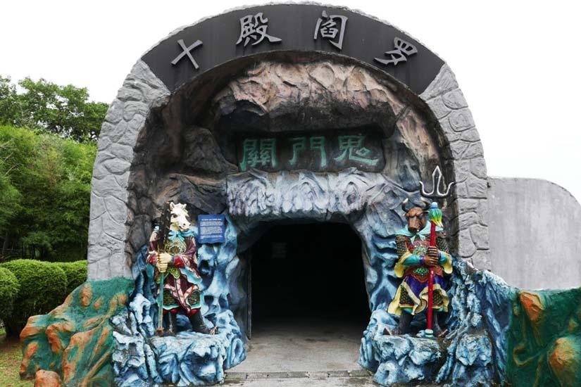 臺(tái)灣海峽軍艦照明燈，守護(hù)安寧的夜間燈塔，臺(tái)灣海峽軍艦照明燈，守護(hù)安寧的夜間燈塔之光