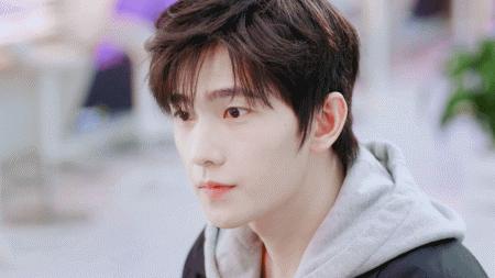 探索現(xiàn)代生活的新角色，3D全職媽媽下拉，探索現(xiàn)代全職媽媽的全新角色，3D時(shí)代的家庭與生活挑戰(zhàn)