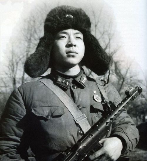 揭秘雷鋒最詭異的照片，探尋背后的故事與真相，揭秘雷鋒詭異照片背后的故事與真相
