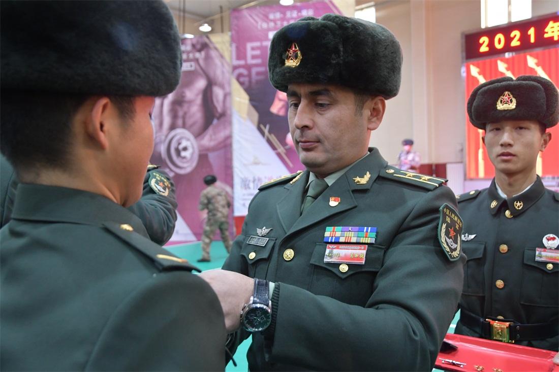 新疆軍區(qū)某邊防團(tuán)，邊疆的鋼鐵衛(wèi)士，邊疆的鋼鐵衛(wèi)士——新疆軍區(qū)某邊防團(tuán)的故事