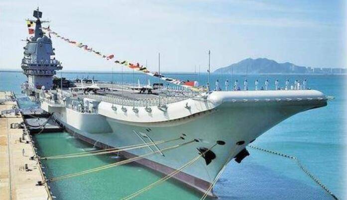 航母山東艦的規(guī)模與實力，揭示其巨大尺寸背后的意義，山東艦規(guī)模與實力揭秘，巨大尺寸背后的戰(zhàn)略意義