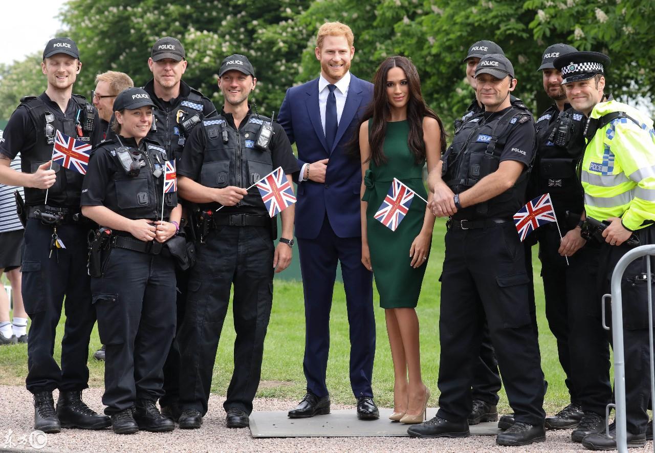 正式入列，邁向新征程的堅(jiān)定步伐，正式入列，開啟新征程的堅(jiān)定步伐