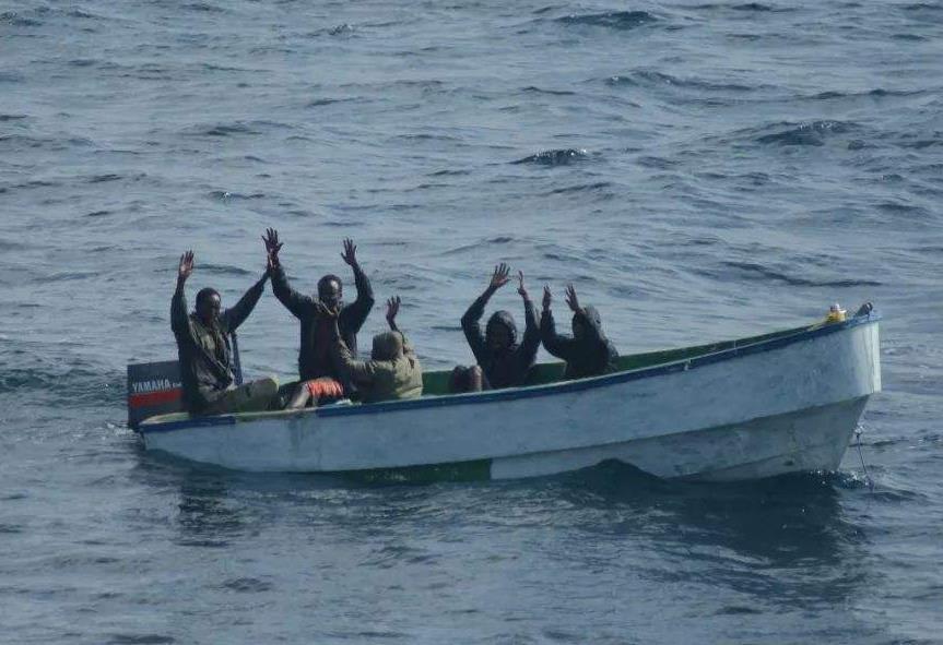 中國海軍，反海盜行動(dòng)中的英勇救援——真實(shí)畫面揭示，中國海軍在反海盜行動(dòng)中的英勇救援，真實(shí)畫面曝光