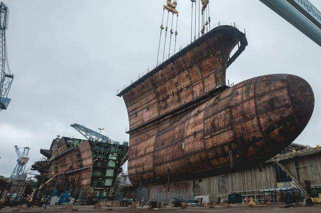 垂直起降航母，未來(lái)海軍力量的革新之作，垂直起降航母，海軍力量的未來(lái)革新之星