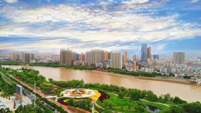 內(nèi)蒙陸軍訓練基地，培養(yǎng)精英的搖籃，內(nèi)蒙陸軍訓練基地，精英搖籃的誕生地