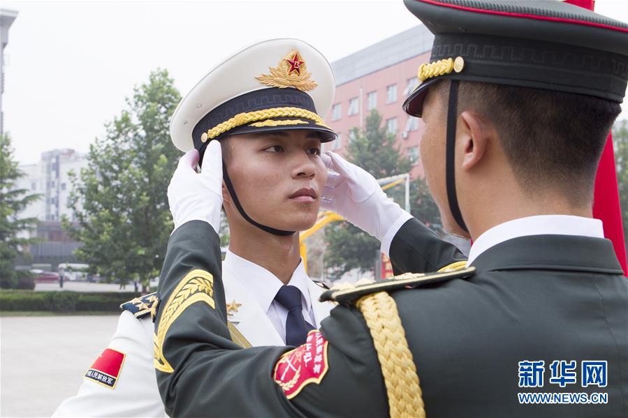 中國(guó)人民解放軍陸海空三軍儀仗隊(duì)圖片，榮耀與力量的象征，中國(guó)人民解放軍陸海空三軍儀仗隊(duì)圖片，榮耀與力量的展現(xiàn)