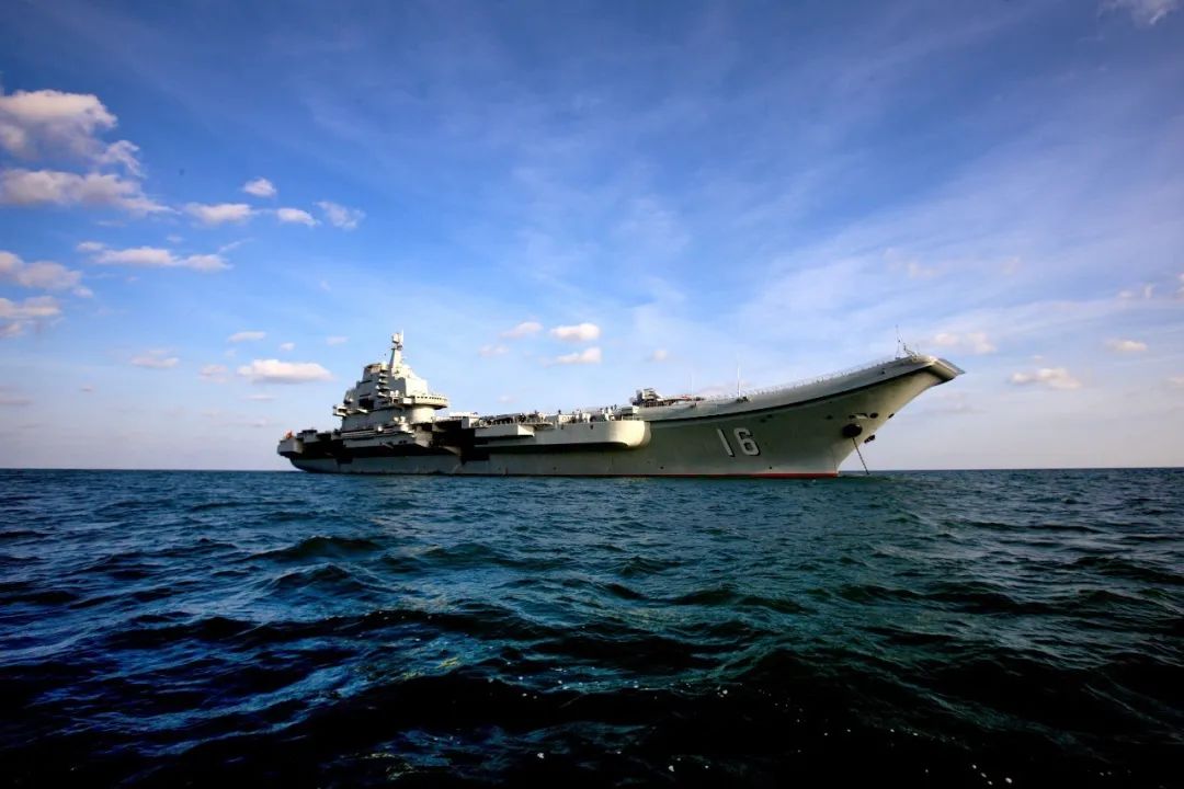 海天雄鷹，遼寧艦艦長扮演者的傳奇人生，海天雄鷹，遼寧艦艦長傳奇人生揭秘