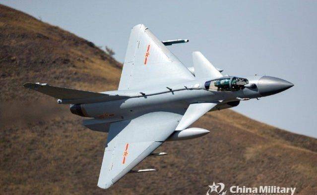 中國(guó)戰(zhàn)斗機(jī)重量，深度解析與探討，中國(guó)戰(zhàn)斗機(jī)重量深度剖析與探討
