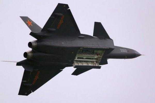 殲-10戰(zhàn)斗機(jī)正式列裝的輝煌時(shí)刻，殲-10戰(zhàn)斗機(jī)正式列裝的輝煌瞬間
