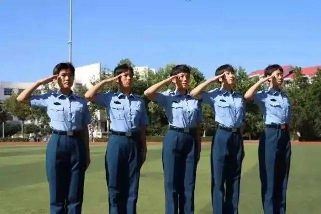中國人民解放軍空軍學(xué)校，培養(yǎng)空中力量的搖籃，中國人民解放軍空軍學(xué)校，培育空中精英的搖籃