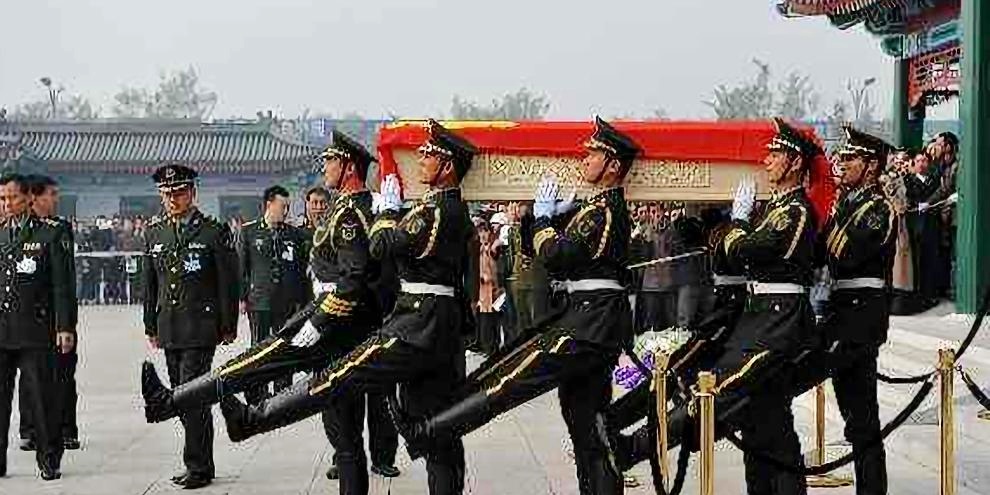 三軍儀仗隊(duì)抬棺英雄，榮耀與責(zé)任，三軍儀仗隊(duì)抬棺英雄，榮耀與責(zé)任的見證者