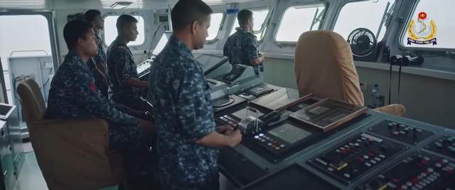 舷號(hào)523，探索傳奇之旅的領(lǐng)航艦，傳奇領(lǐng)航艦，舷號(hào)523的探險(xiǎn)之旅