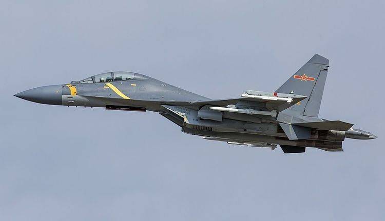 殲-16與F-22，誰更勝一籌？深度解析兩款戰(zhàn)斗機的優(yōu)劣，殲-16與F-22對決解析，深度對比兩款戰(zhàn)斗機的優(yōu)劣