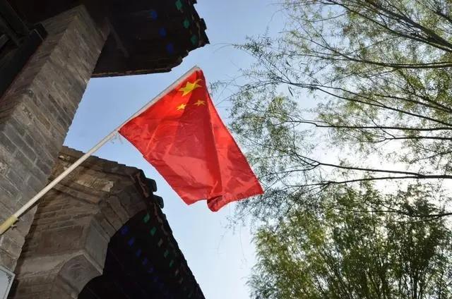 中國(guó)海警成功抓獲涉嫌違法艦艇，彰顯法治海洋的堅(jiān)定決心，中國(guó)海警成功抓獲涉嫌違法艦艇，堅(jiān)定維護(hù)法治海洋權(quán)威