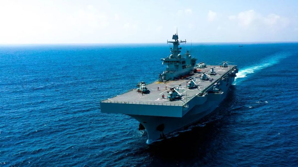深度解析，中國(guó)海軍的驕傲——075型兩棲攻擊艦對(duì)比研究，中國(guó)海軍的驕傲，深度解析075型兩棲攻擊艦對(duì)比研究