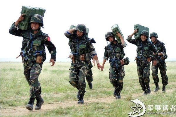 中國人民解放軍陸軍第XXX集團軍部隊，光榮與使命的象征，中國人民解放軍陸軍第XXX集團軍部隊，光榮使命的象征