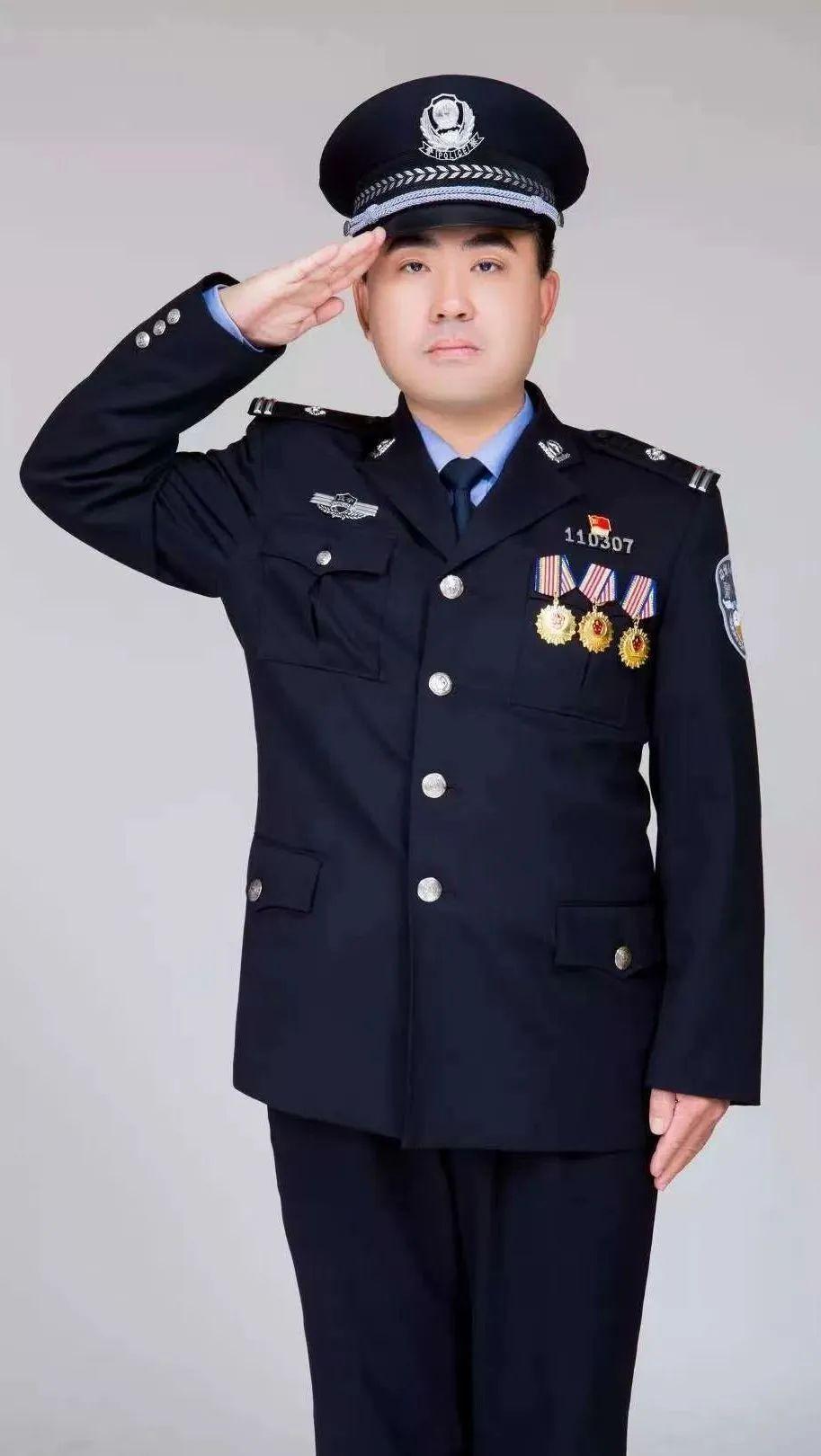 試點新式警服，重塑警務(wù)形象與提升執(zhí)法效率的雙重考量，試點新式警服，重塑形象與提升執(zhí)法效率的雙重策略