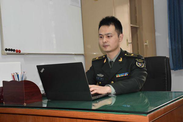 朱日和閱兵的導(dǎo)演揭秘，背后的指揮藝術(shù)，朱日和閱兵導(dǎo)演揭秘，指揮藝術(shù)的幕后力量