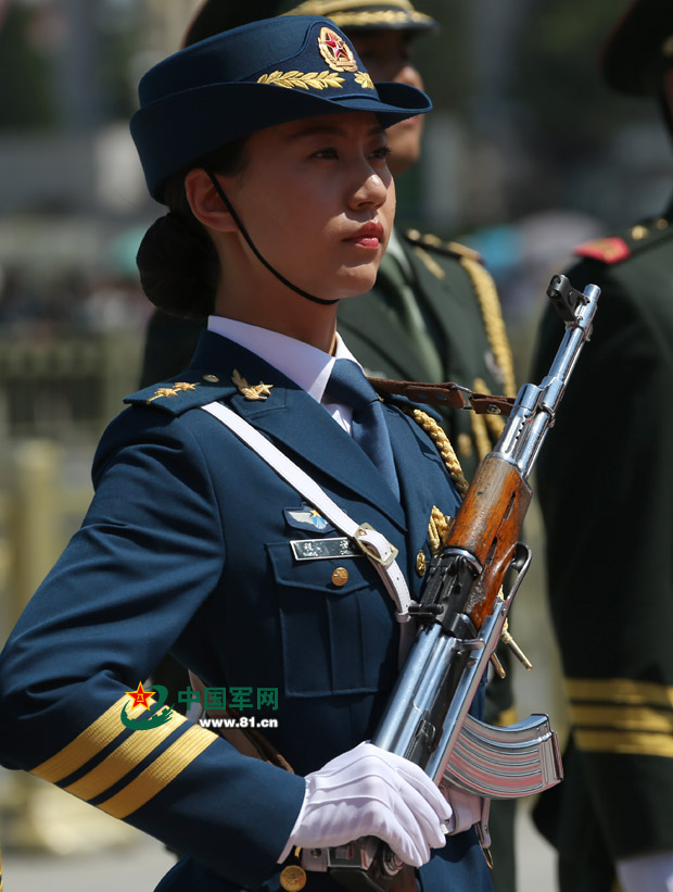 中國人民解放軍儀仗隊女兵名單，榮耀與擔當?shù)南笳鳎袊嗣窠夥跑妰x仗隊女兵名單，榮耀與擔當?shù)南笳魅宋锉P點