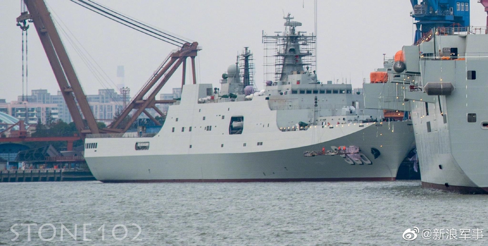 關(guān)于武漢艦船制造基地的071船塢，多少艘艦艇的輝煌成就？，武漢艦船制造基地071船塢，輝煌成就見證多少艦艇榮耀？