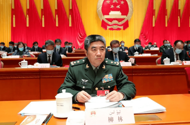 新疆軍區(qū)司令員彭勇，鐵血將軍的邊疆情懷與擔(dān)當(dāng)，新疆軍區(qū)司令員彭勇，鐵血將軍的邊疆情懷與擔(dān)當(dāng)使命